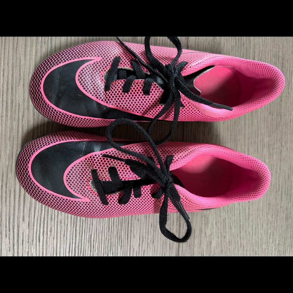 KIDS NIKE CLEATS- size 2